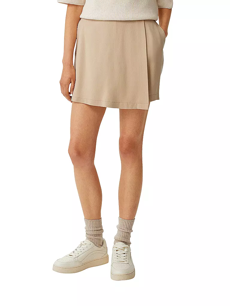 COMMA IDENTITY | Shorts | beige