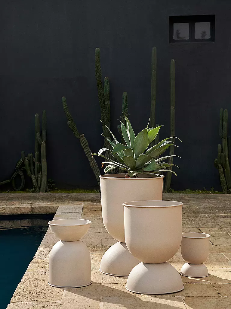 FERM LIVING | Blumentopf - Hourglass Pot Medium Beige  | beige