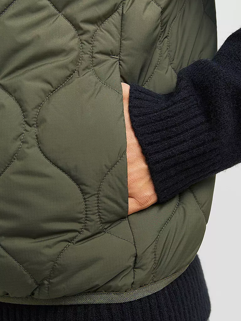 JACK & JONES | Steppgilet JJKODA | olive