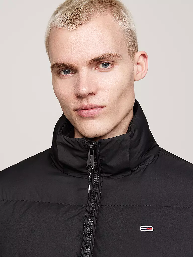 TOMMY JEANS | Daunenjacke  ESSENTIAL | schwarz